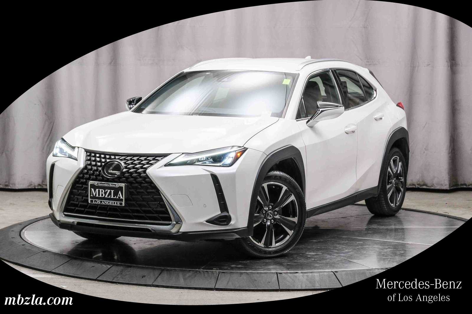 2021 Lexus UX 200's photo
