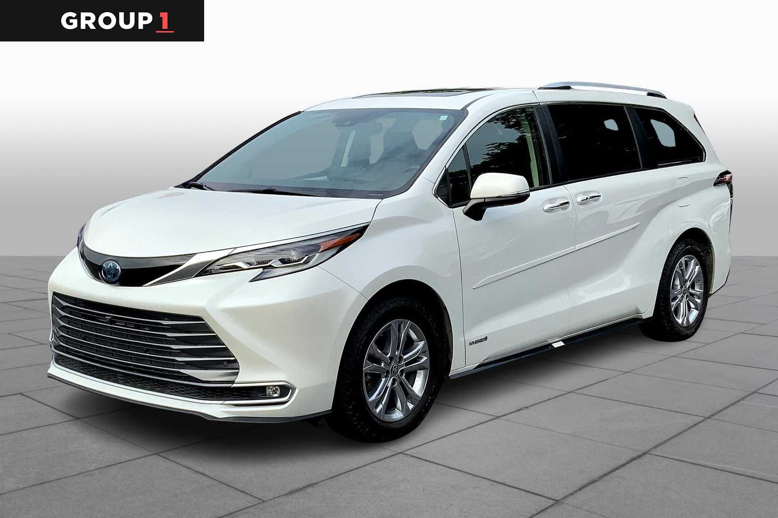 Pre-Owned 2021 Toyota Sienna Platinum Mini-van, Passenger in