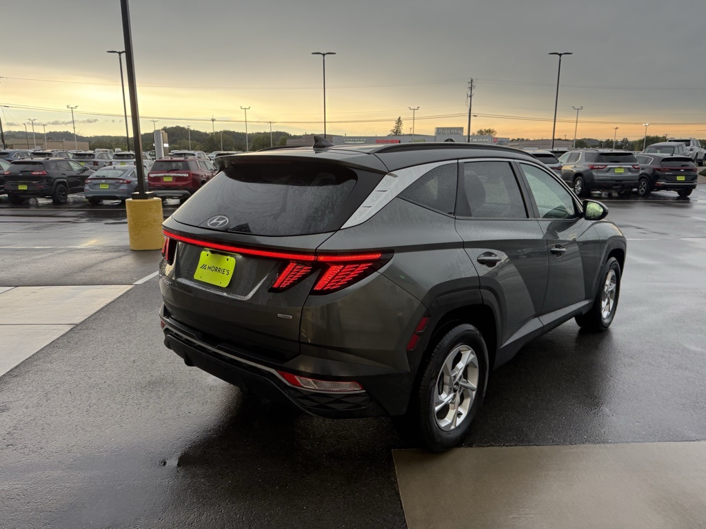 2022 Hyundai Tucson SEL photo 2