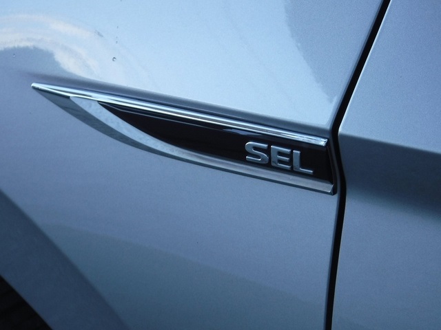 2020 Volkswagen Jetta SEL photo 10