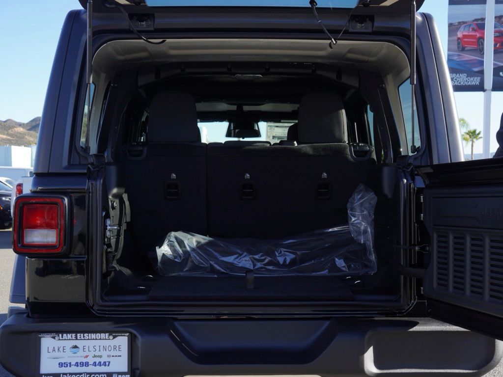 New 2026 Black Clear-Coat Exterior Paint Jeep Sport S image 5