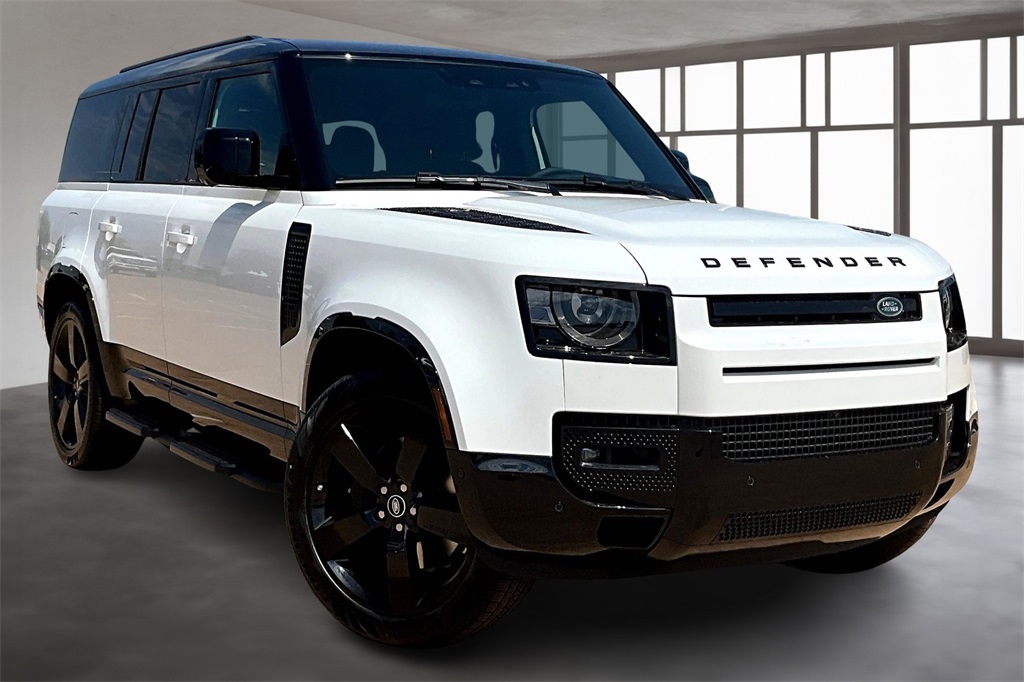 2025 Land Rover Defender 130 X-Dynamic SE photo 2