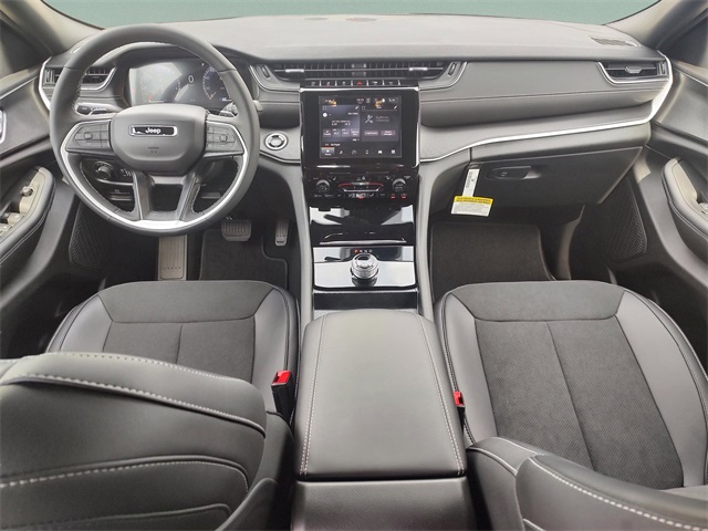 2025 Jeep Grand Cherokee Altitude X photo 7