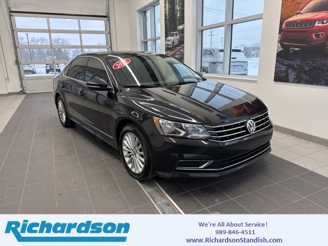 2017 Volkswagen Passat SE's photo