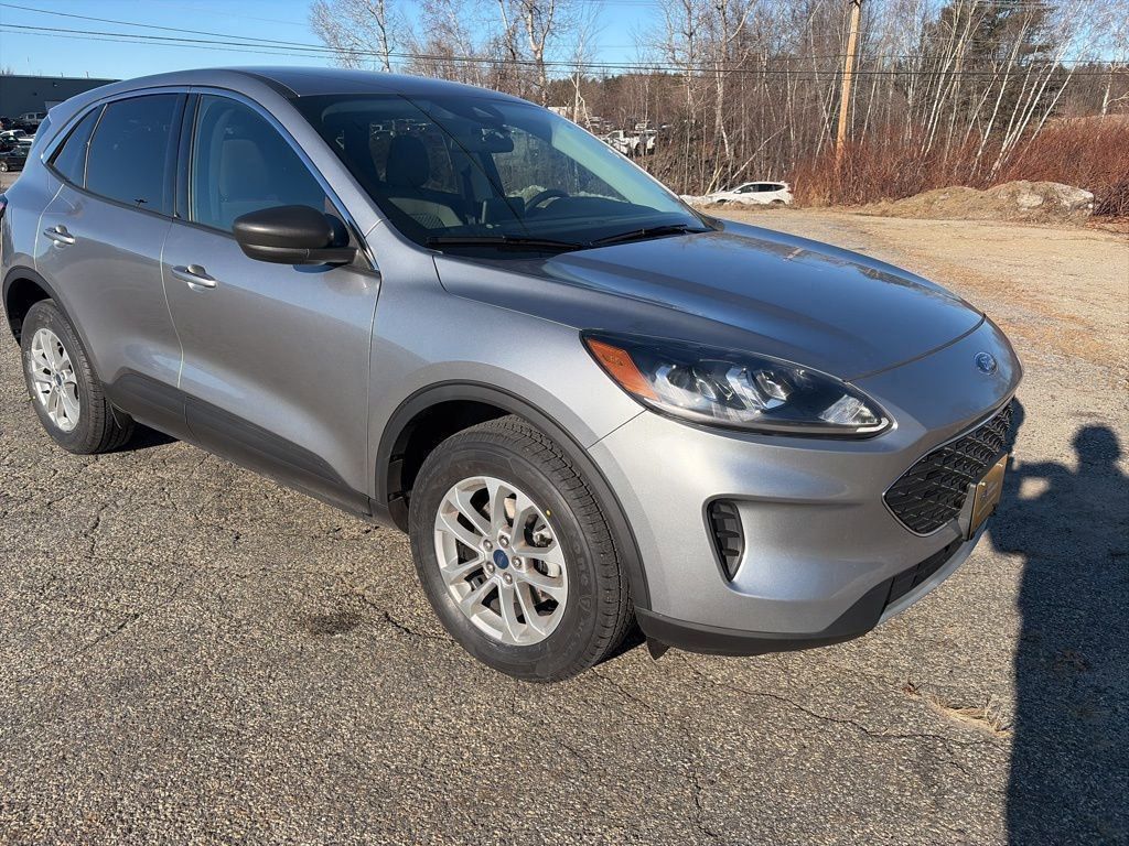 2022 Ford Escape SE's photo
