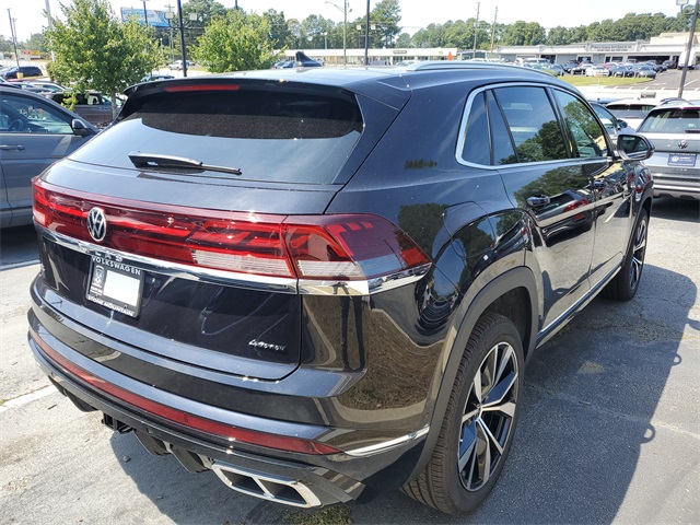 2026 Volkswagen Atlas Cross Sport SEL Premium R-Line photo 3