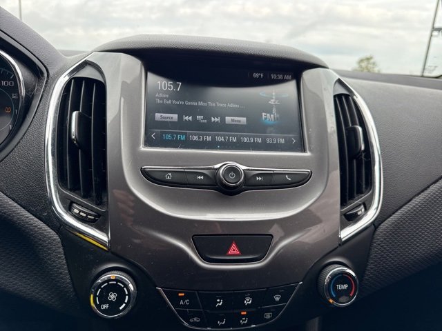 2017 Chevrolet Cruze LT photo 9