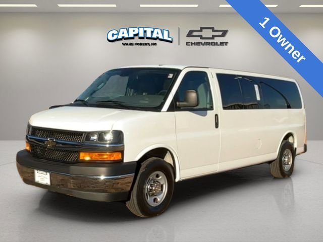 2024 Chevrolet Express Passenger LT's photo