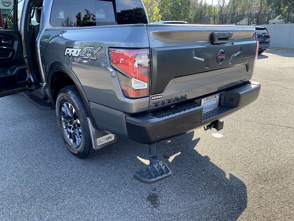 2021 Nissan Titan PRO-4X photo 22