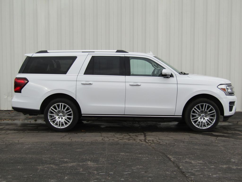 Used 2024 Ford Expedition Limited with VIN 1FMJK2A8XREA34649 for sale in Kansas City