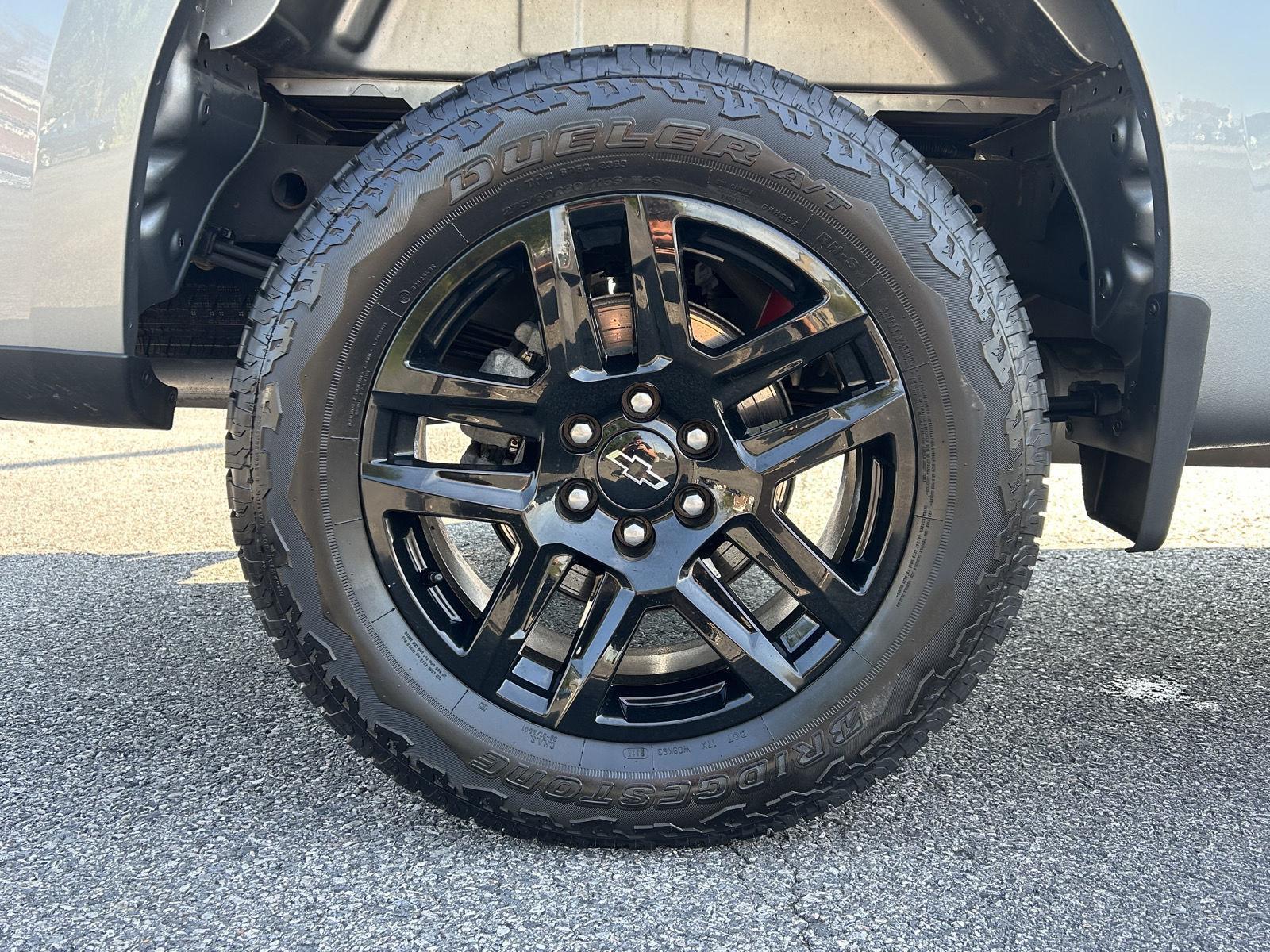 2023 Chevrolet Silverado 1500 RST photo 9