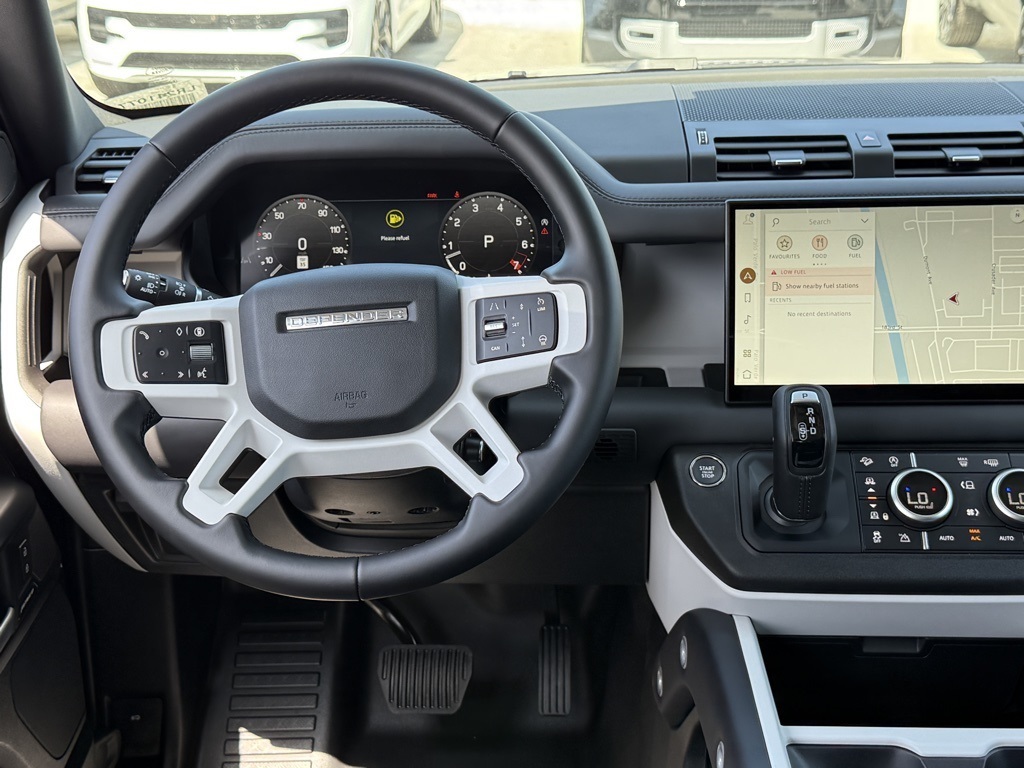2025 Land Rover Defender 130 S photo 23