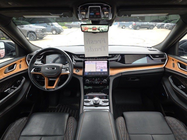 2022 Jeep Grand Cherokee Summit Reserve photo 12