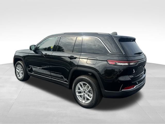 2025 Jeep Grand Cherokee Laredo X photo 4