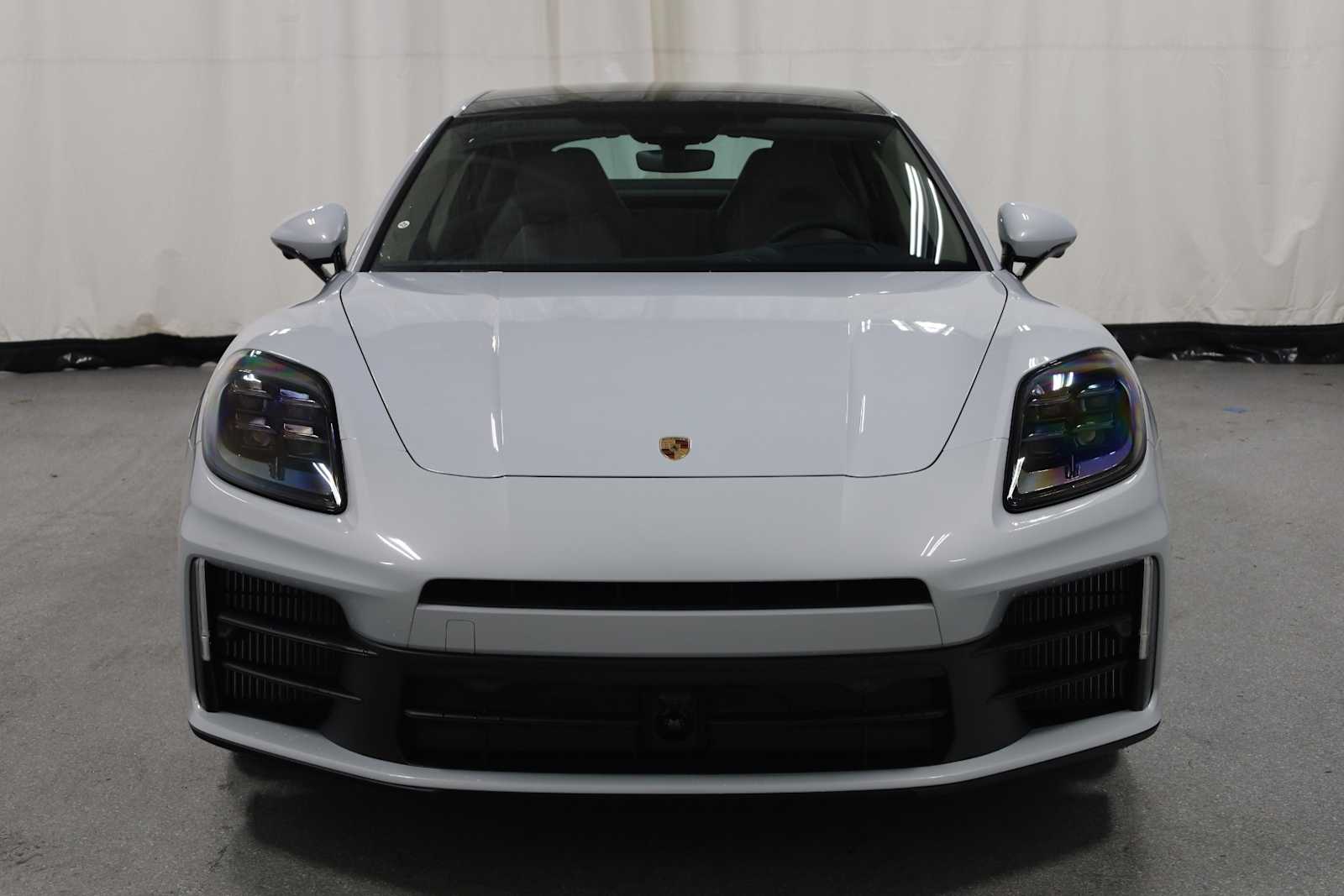 2025 Porsche Panamera 4 photo 13