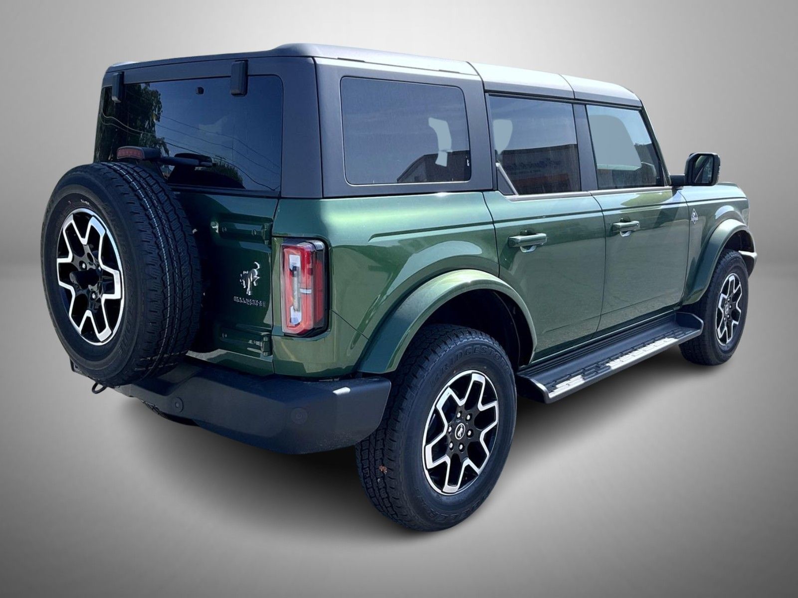 2025 Ford Bronco Outer Banks photo 5