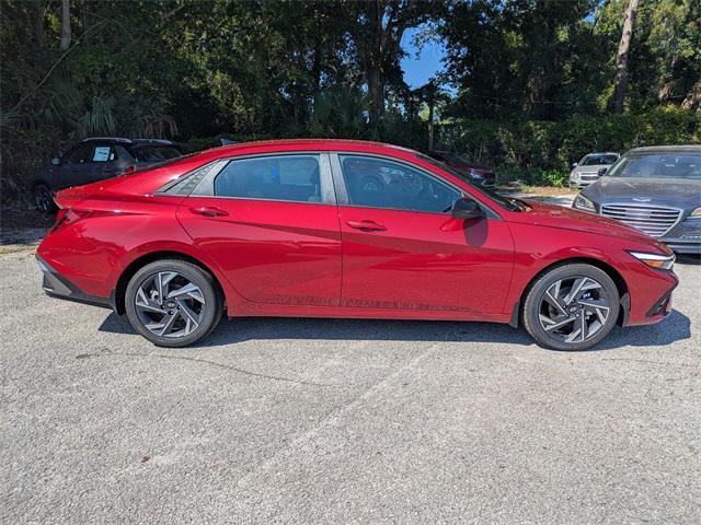 2025 Hyundai Elantra SEL Sport photo 2