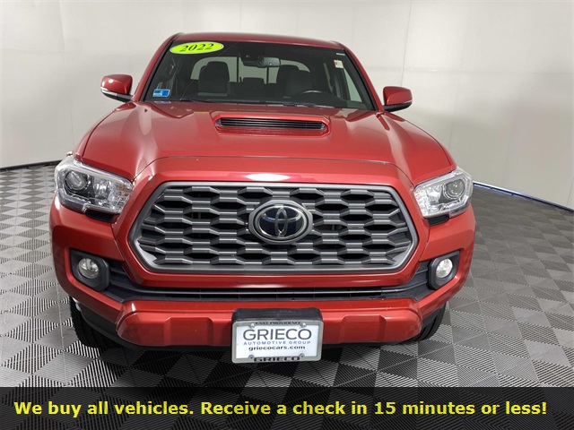 2022 Toyota Tacoma TRD Sport V6 photo 2