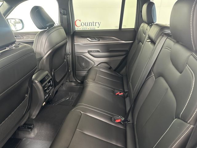 2025 Jeep Grand Cherokee Limited photo 19