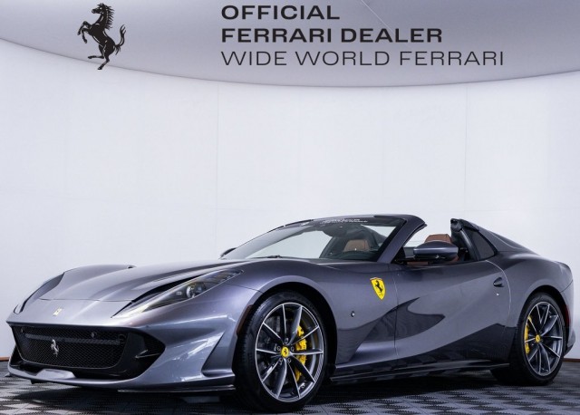 2023 Ferrari 812 GTS Base