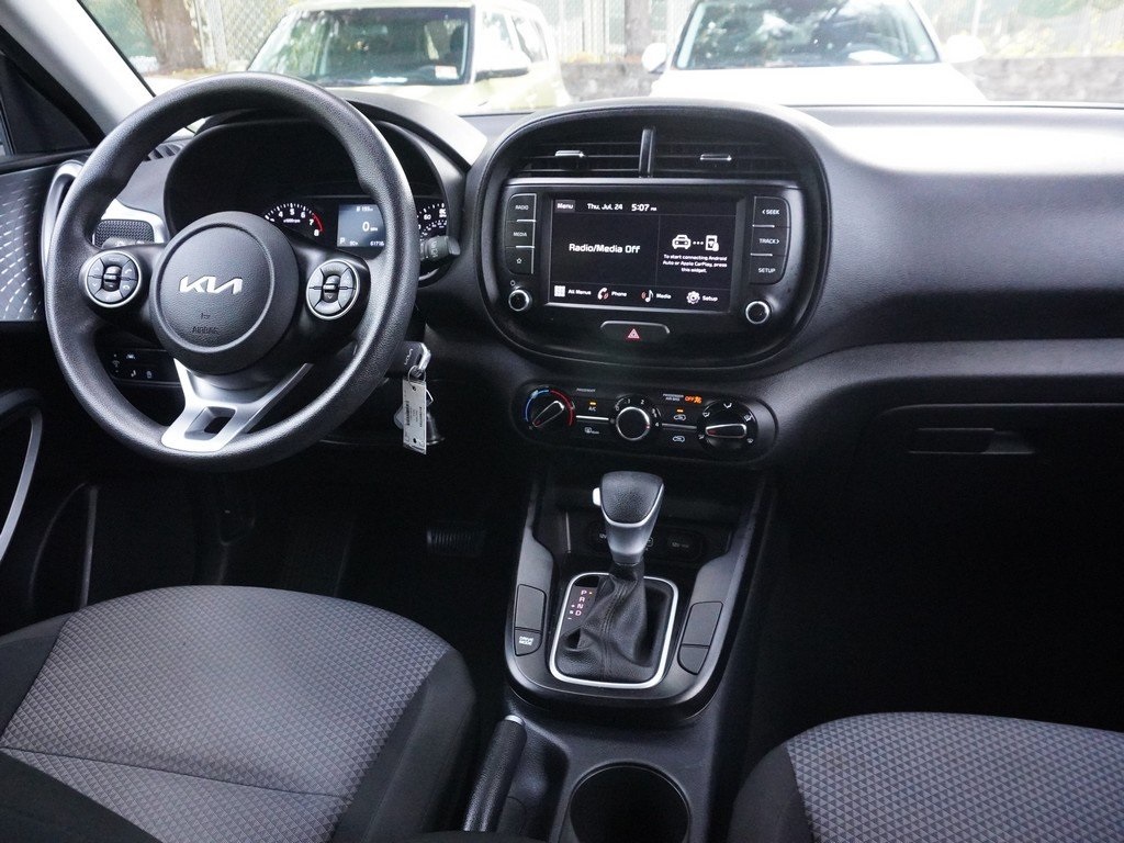 2022 Kia Soul LX photo 35