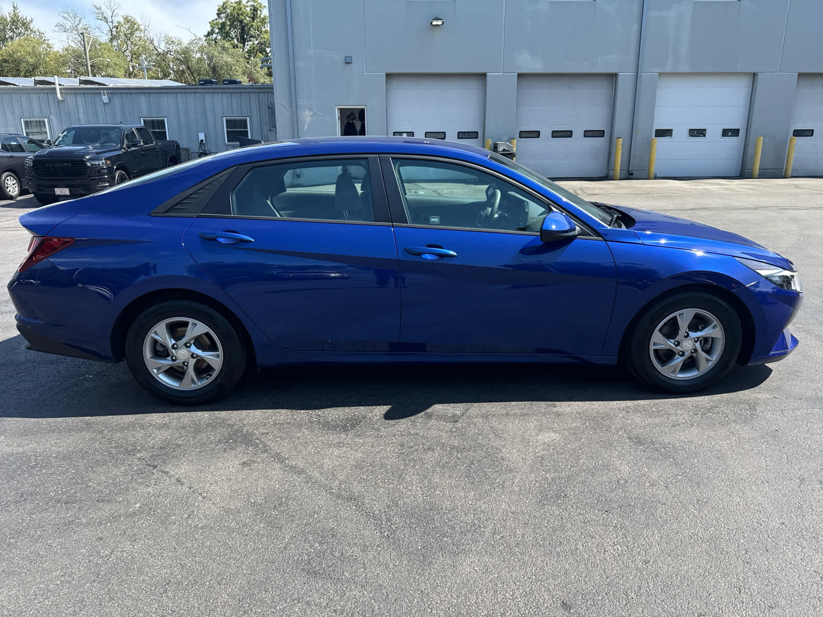 2021 Hyundai Elantra SE photo 2