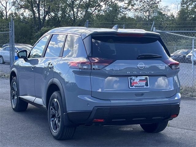 2026 Nissan Rogue SV photo 4