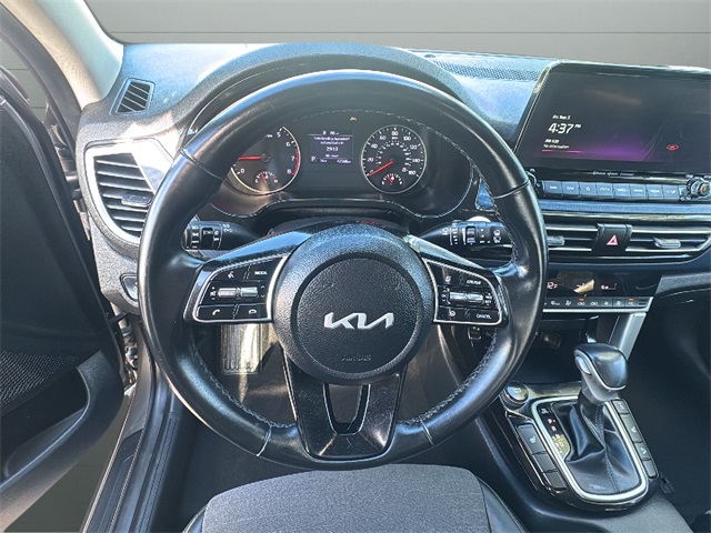2023 Kia Seltos S photo 29