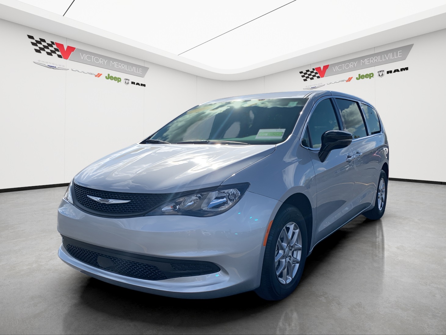 2026 Chrysler Voyager LX's photo