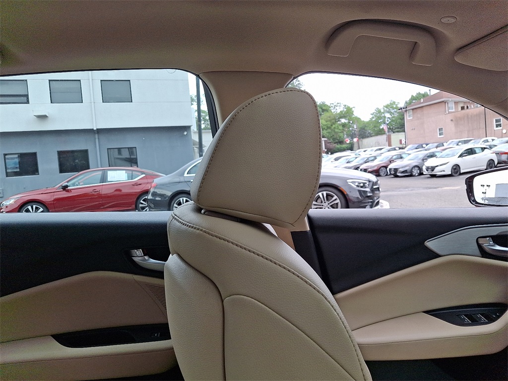 2022 Acura TLX Base photo 13