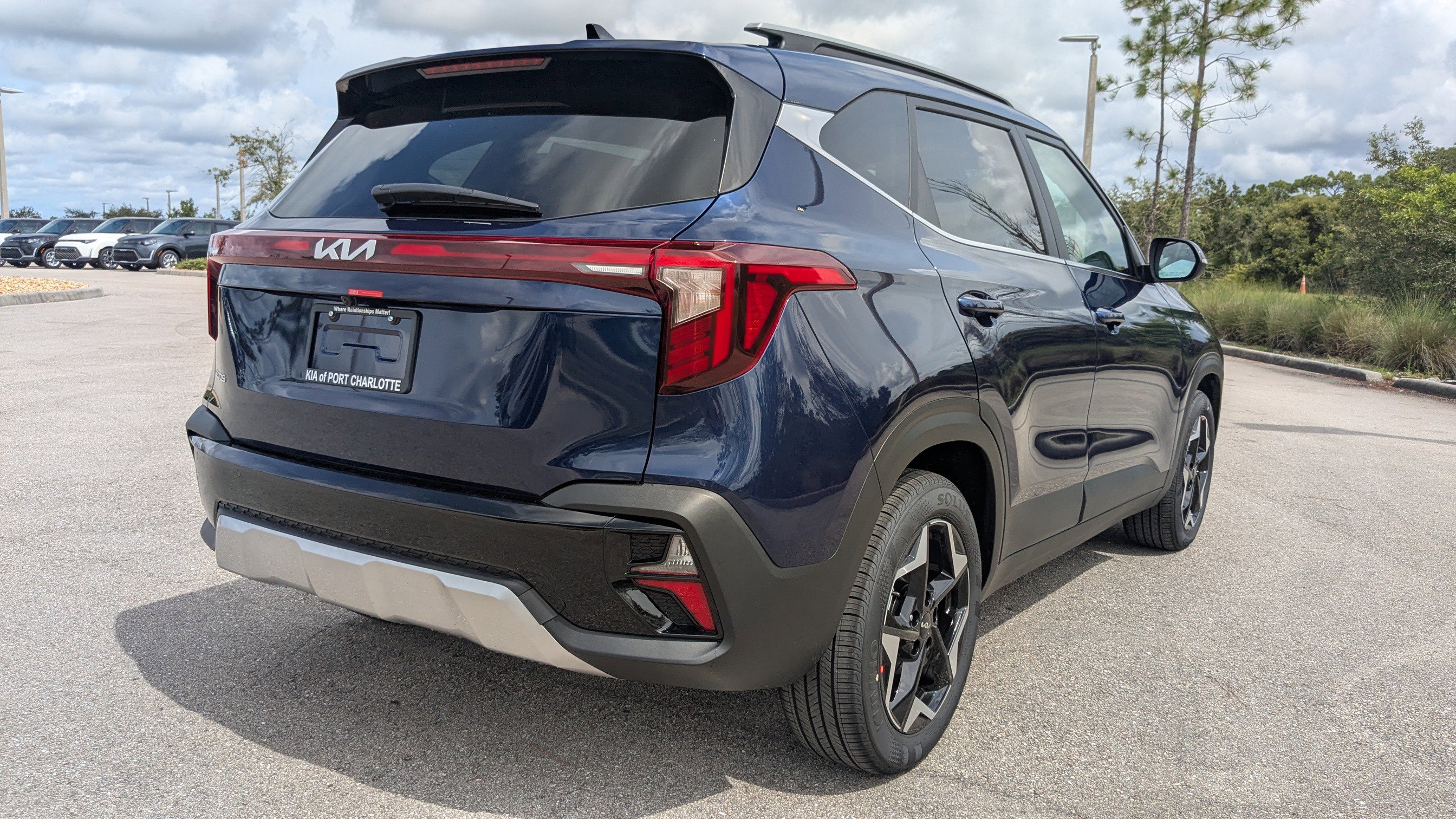 2026 Kia Seltos EX photo 3