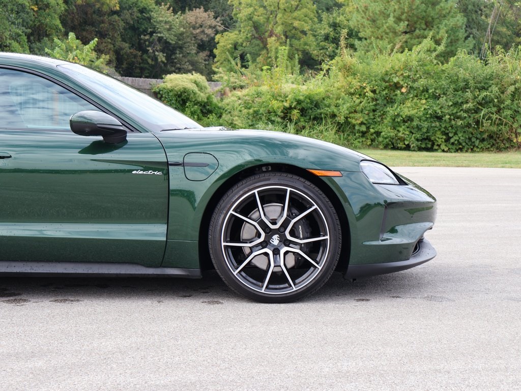 2025 Porsche Taycan 4S photo 9