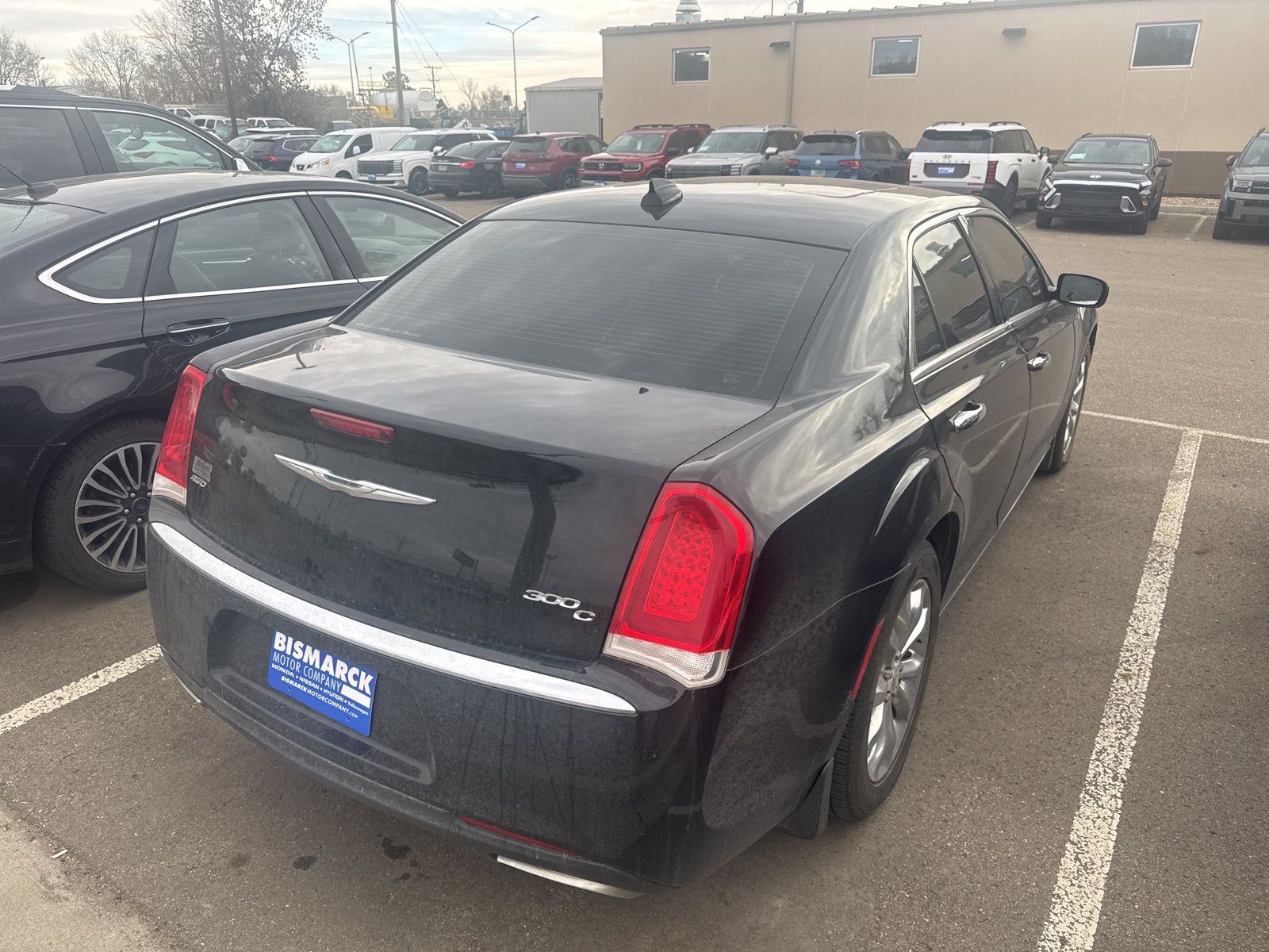 2016 Chrysler 300 C photo 3