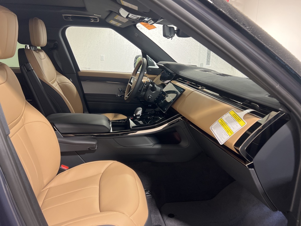 2025 Land Rover Range Rover Sport SE photo 22