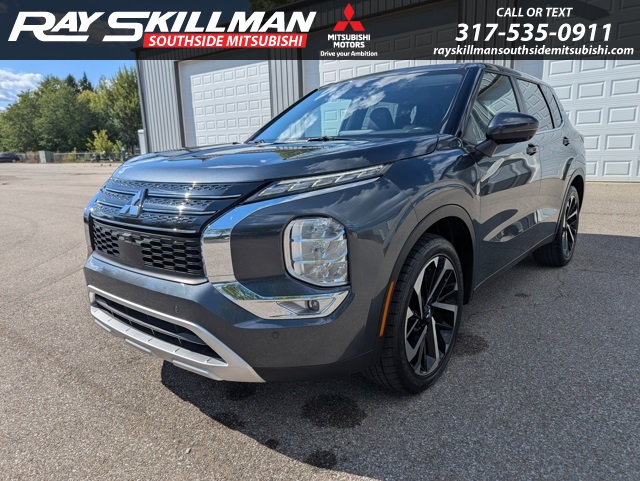 2024 Mitsubishi Outlander SE's photo