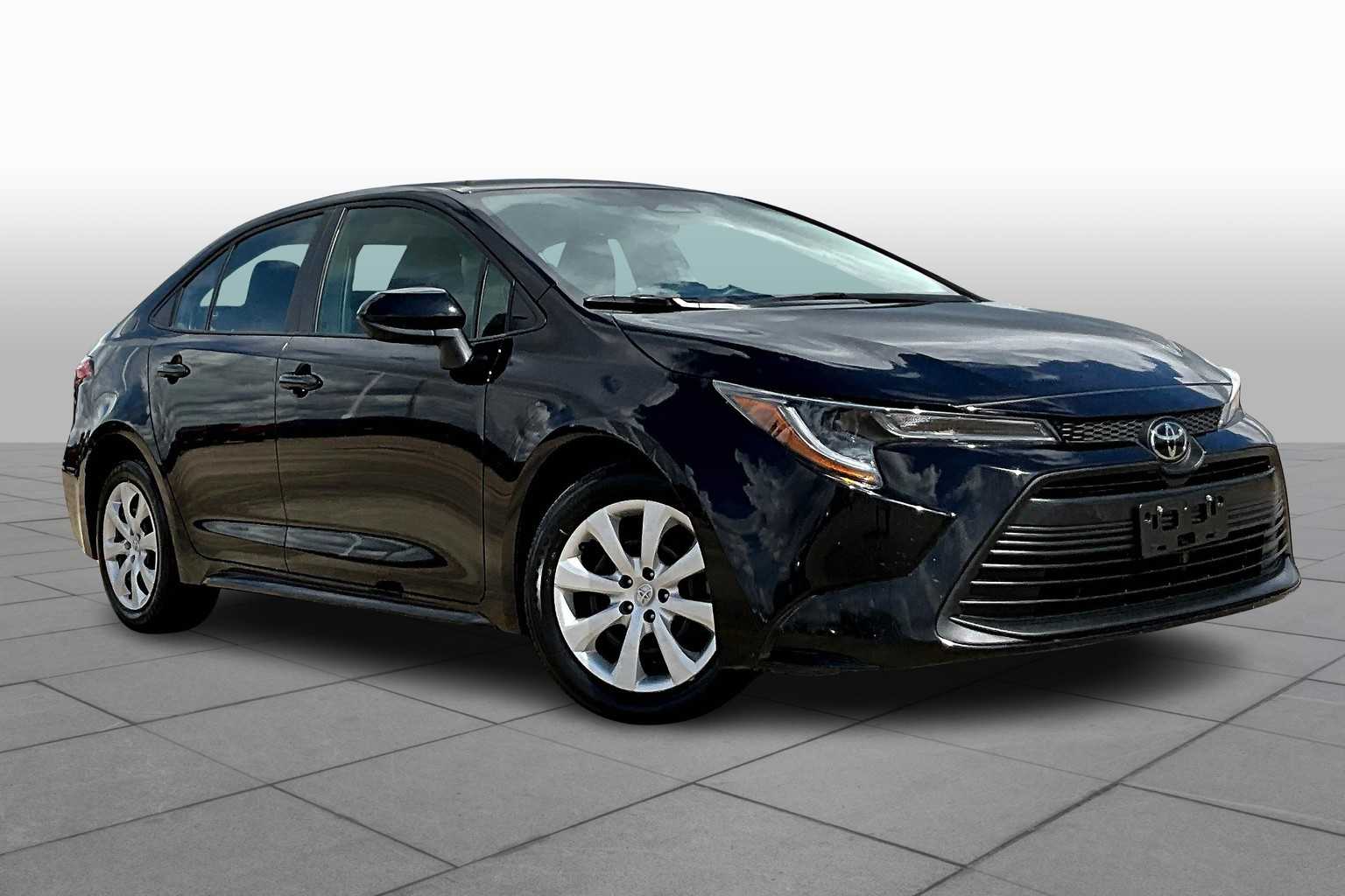 2024 Toyota Corolla LE photo 2
