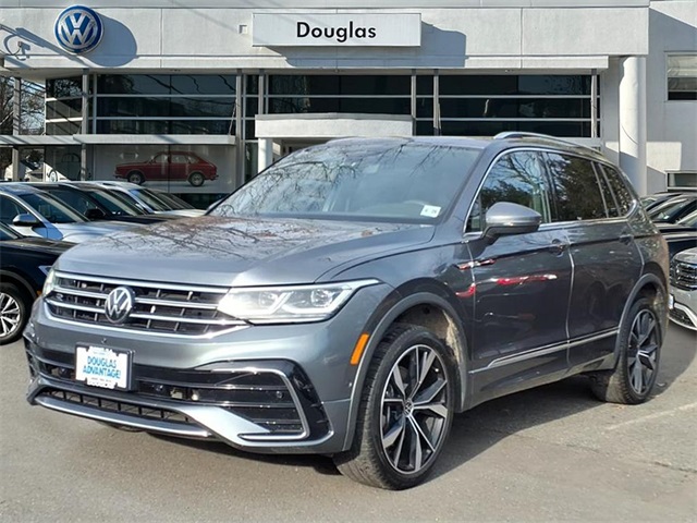 2023 Volkswagen Tiguan SEL R-LINE's photo