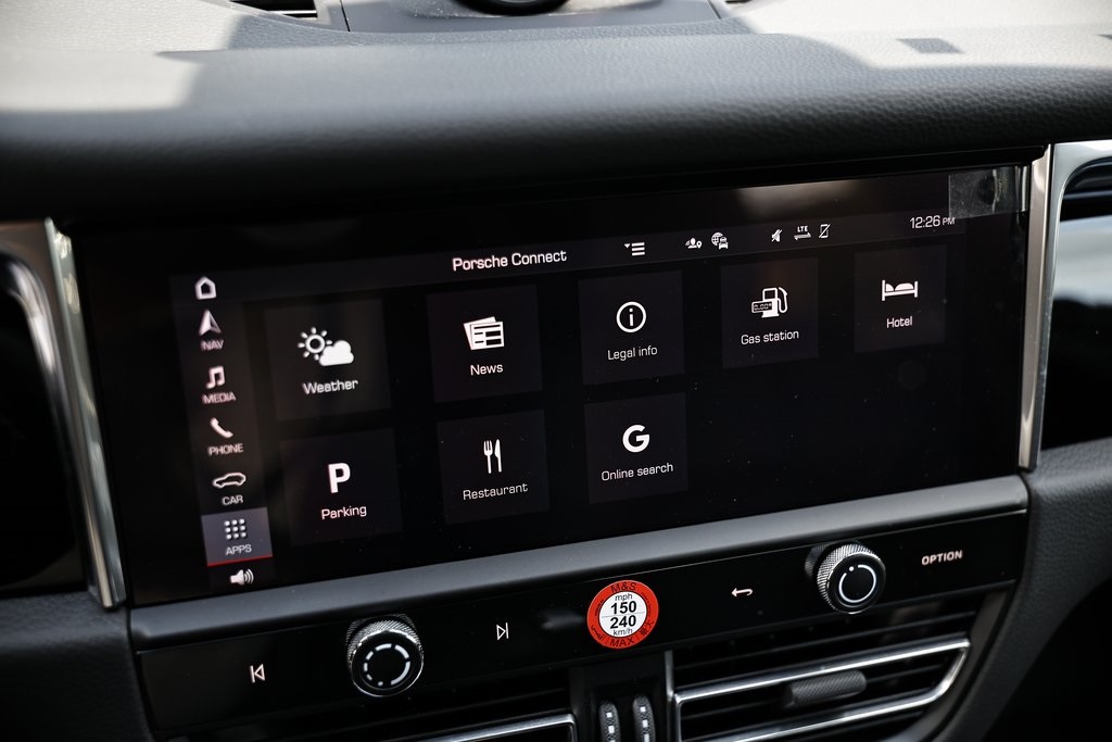 2024 Porsche Macan T photo 38