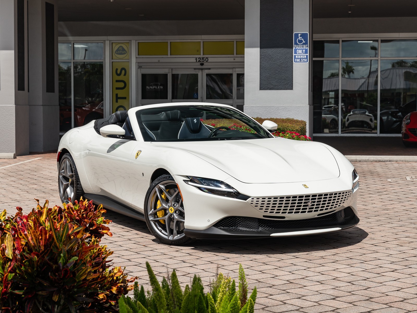 2024 Ferrari Roma Spider photo 13