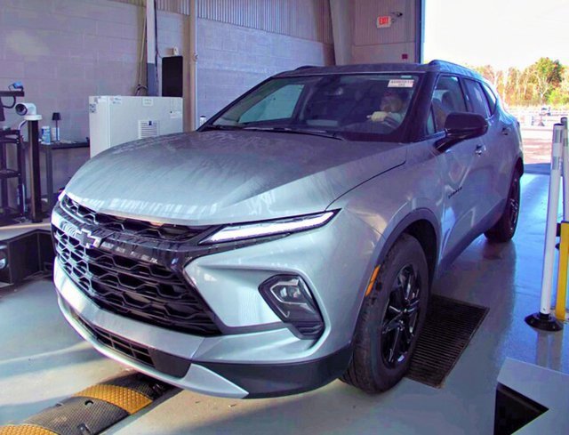 2024 Chevrolet Blazer 2LT photo 3