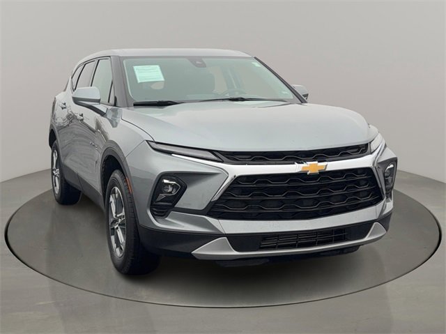 2025 Chevrolet Blazer 2LT photo 2