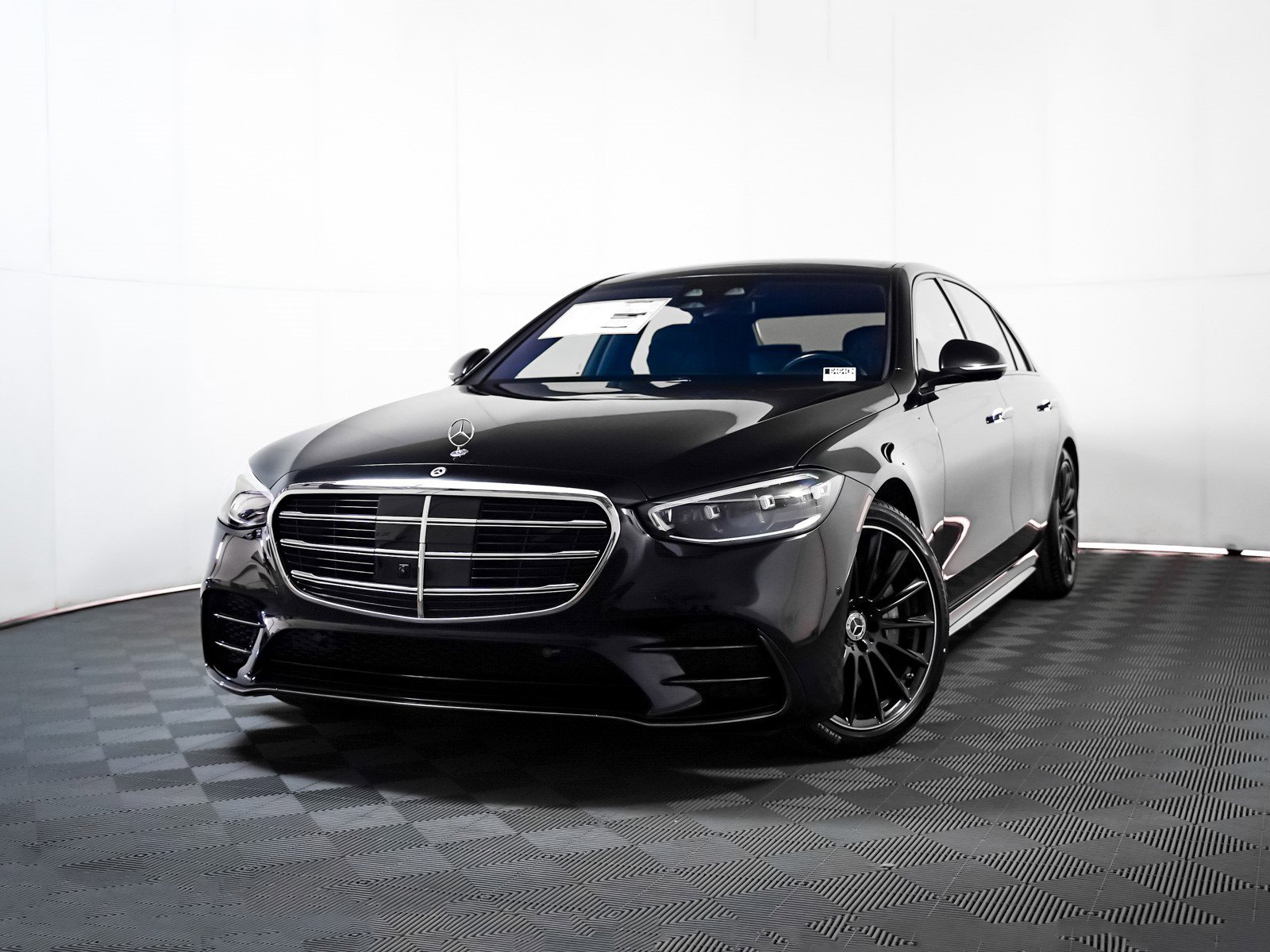2025 Mercedes-Benz S-Class S 580's photo