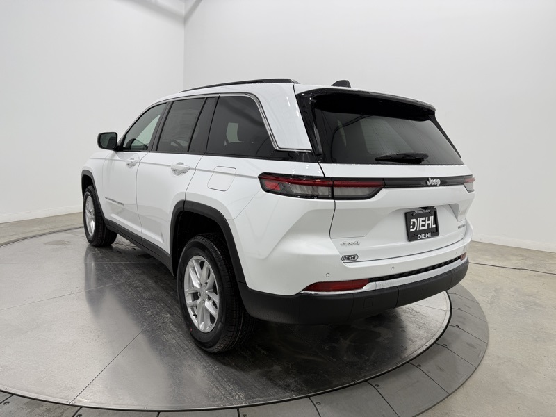 2025 Jeep Grand Cherokee Laredo X photo 2