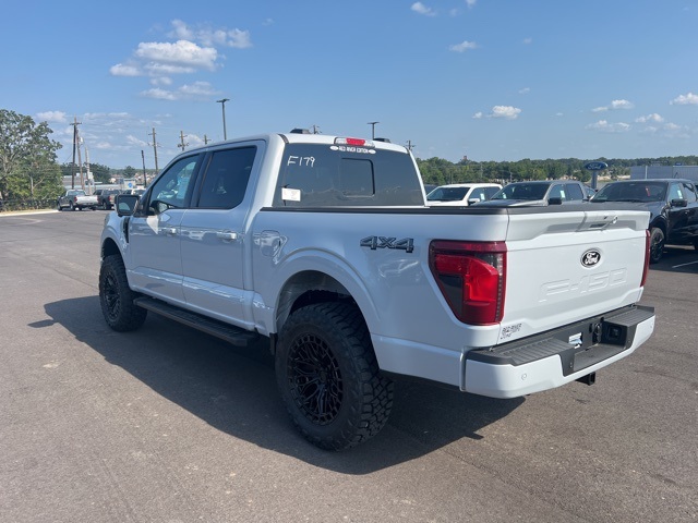 2025 Ford F-150 XLT photo 2