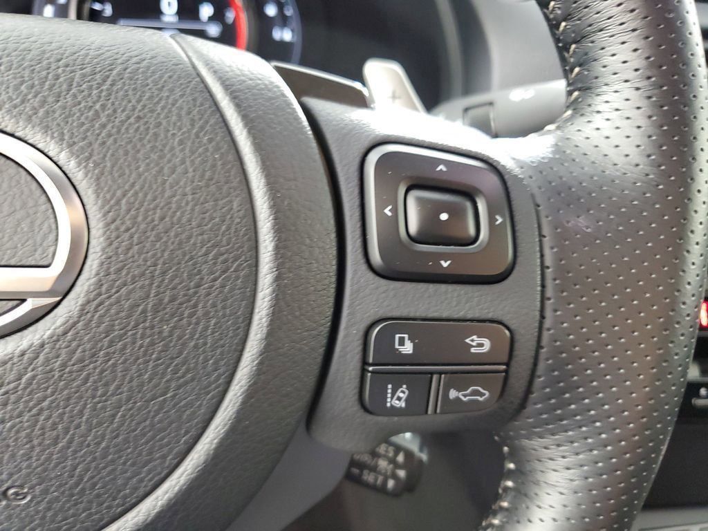 2023 Lexus IS 350 F SPORT photo 19