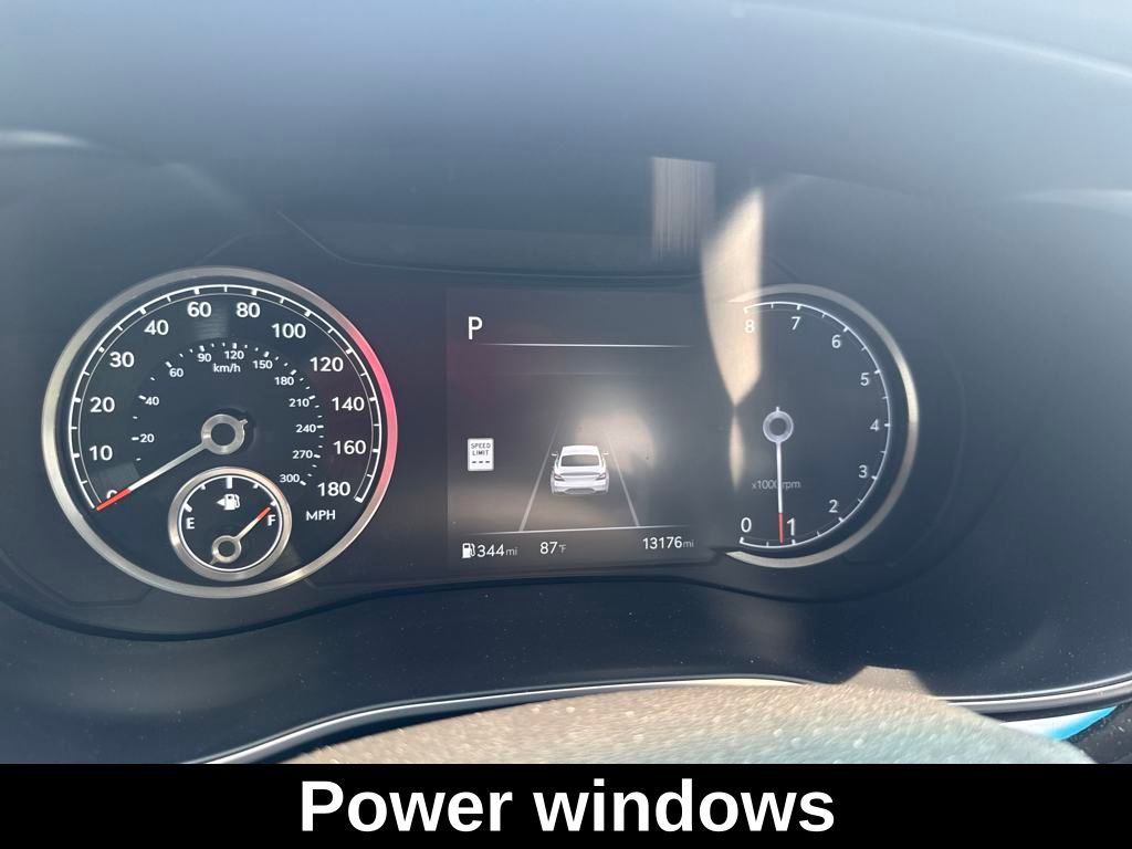 2025 Genesis G70 2.5T photo 23