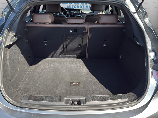 2018 Infiniti QX30 Premium photo 13