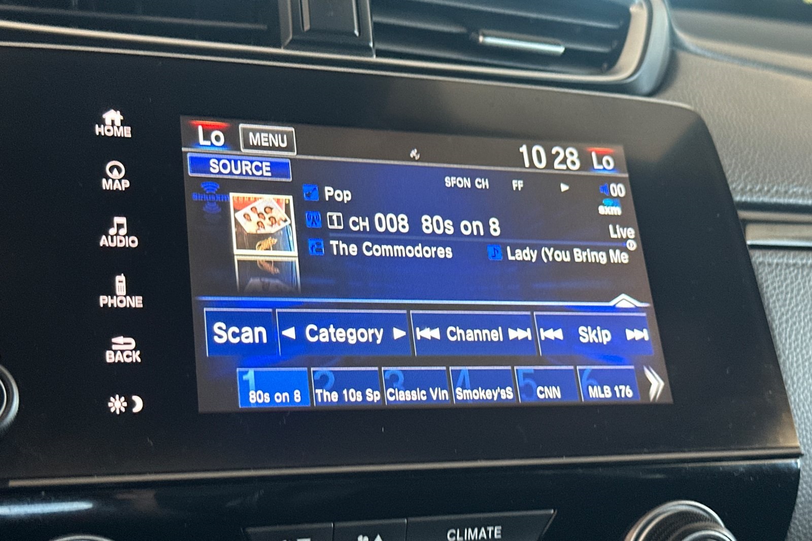 2018 Honda CR-V Touring photo 14