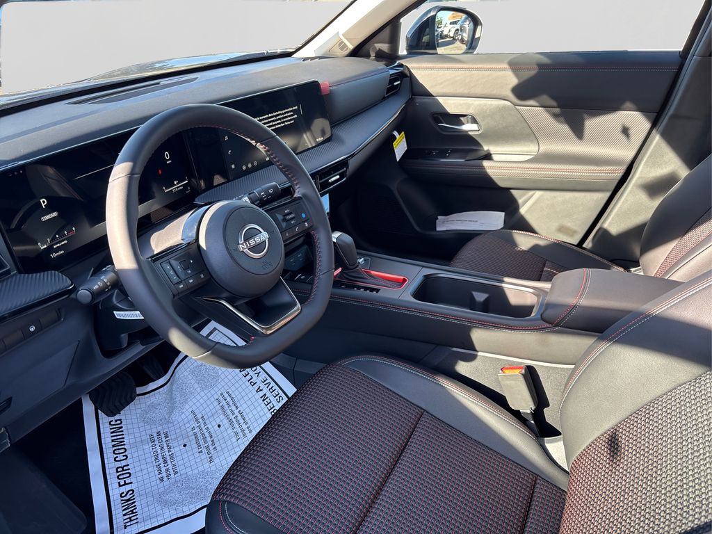 2026 Nissan Kicks SR photo 9