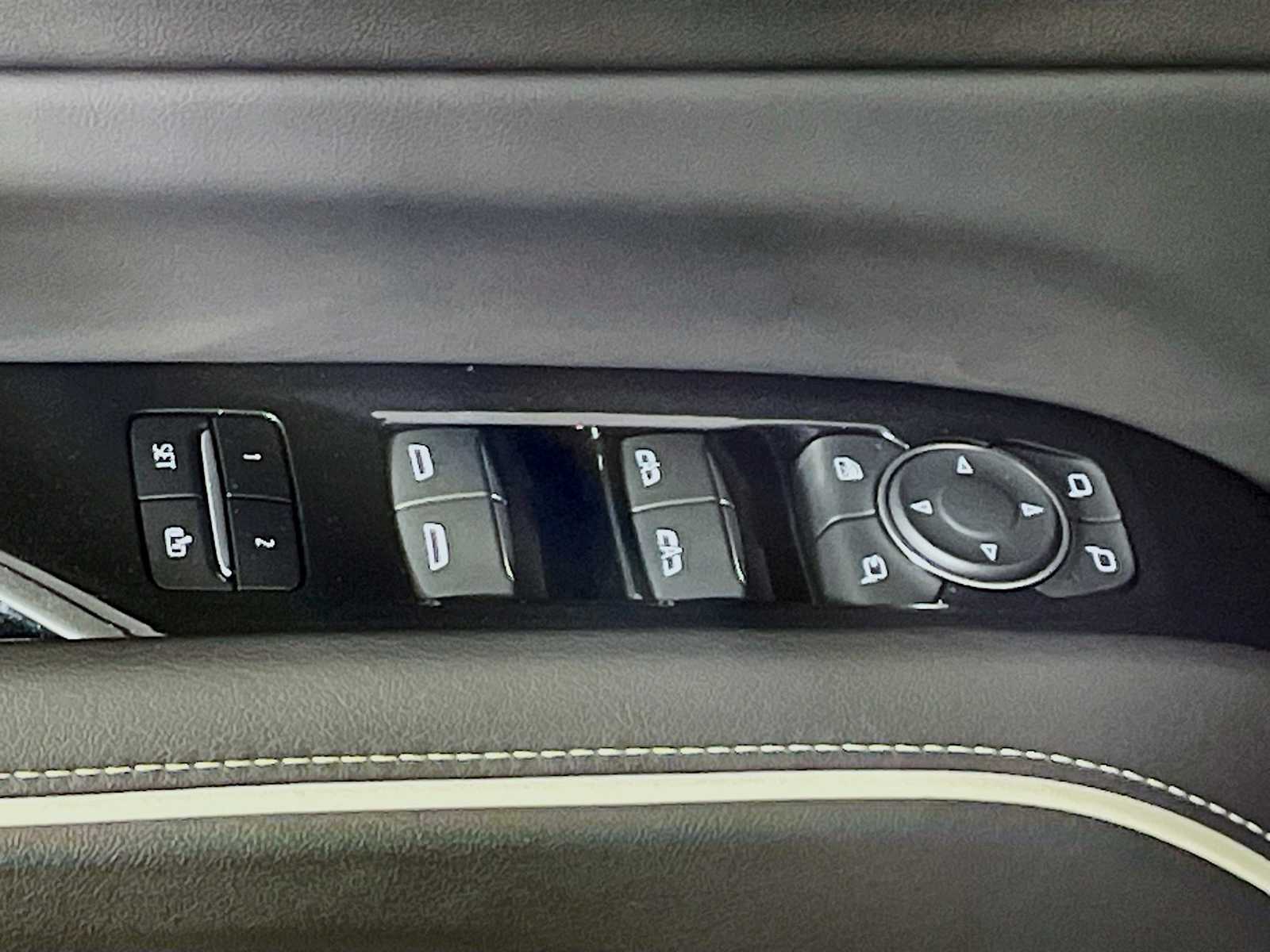 2023 Cadillac Escalade ESV Premium Luxury photo 16